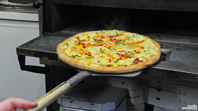 Pizzę na bazie sosu musztardowego wymyślił pan Paweł, właściciel Pizzerii Puchatek w Maszewie.