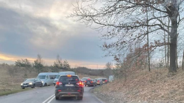 Droga między Dobrą a Lubieszynem jest zablokowana.