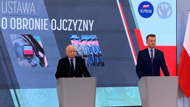 Ustawa o obowiązku obrony ojczyzny wprowadza między innymi dobrowolną zasadniczą służbę wojskową. We wtorek jej projekt przyjął rząd.