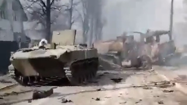 Dowódca obrony Kijowa, głównodowodzący Wojsk Lądowych Ukrainy generał broni Ołeksandr Syrskyj poinformował, że nocne szturmy Rosjan na miasto zostały powstrzymane.