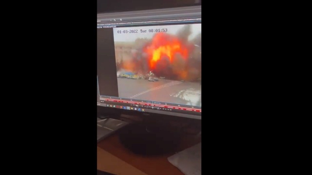 Rosyjskie wojska ostrzelały Mariupol i szturmują Chersoń na południu Ukrainy. W Ochtyrce rosyjskie rakiety zabiły ponad 70 ukraińskich żołnierzy.