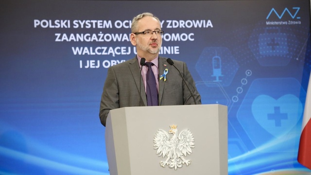 Minister Adam Niedzielski mówił podczas konferencji prasowej o pomocy medycznej, jaką Polska niesie uchodźcom z Ukrainy, którym udało się przedostać do naszego kraju.