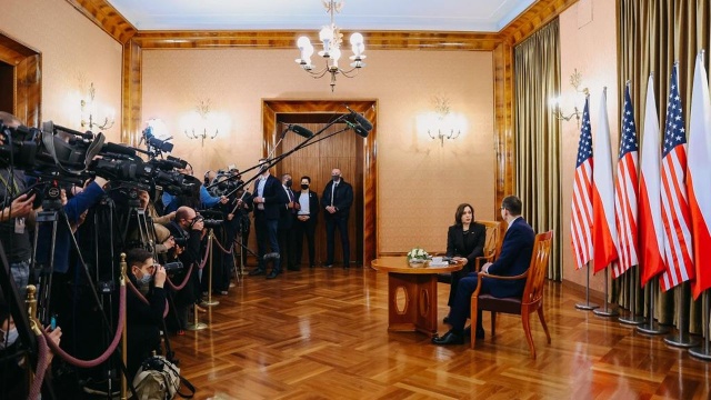 Premier Mateusz Morawiecki rozmawiał w Warszawie z wiceprezydent Stanów Zjednoczonych Kamalą Harris.