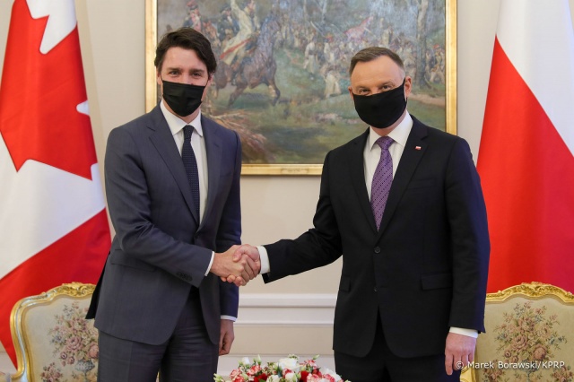 Prezydent Andrzej Duda apelował o bezwzględne ściganie zbrodniarzy wojennych, odpowiedzialnych za rosyjskie ataki na ukraińskich cywilów.
