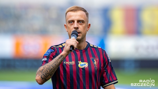Kamil Grosicki z Pogoni Szczecin wraca do piłkarskiej reprezentacji Polski. Po raz ostatni Grosik w kadrze wystąpił 31 marca ubiegłego roku w Londynie w meczu z Anglią w eliminacjach Mistrzostw Świata. Selekcjoner naszej narodowej drużyny Czesław Michniewicz powołał we wtorek 33-letniego gracza do reprezentacji Polski.