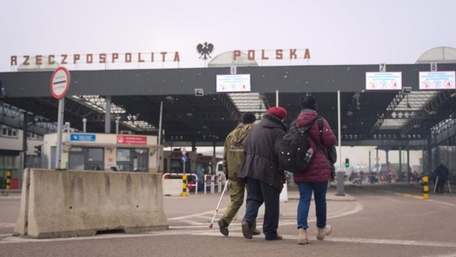 Kolejne grupy Ukraińców docierają do Polski