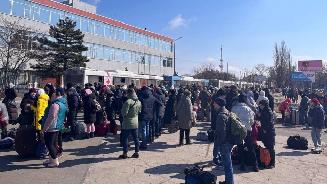 Ustalono działanie dziesięciu korytarzy humanitarnych do ewakuacji mieszkańców miejsc dotkniętych rosyjską inwazją na Ukrainie.