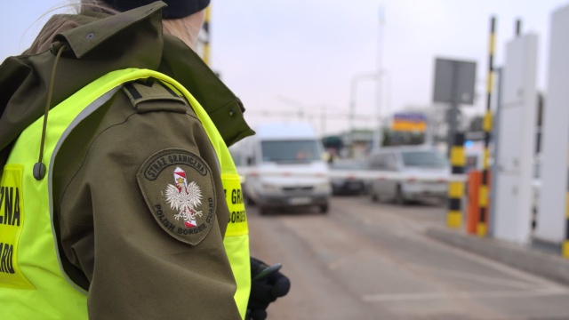 Od rana kilkaset osób, głównie działaczy z Ukrainy, protestuje przed polsko-białoruskim przejściem granicznym w Koroszczynie.