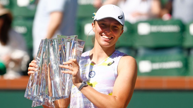 Iga Świątek triumfowała w prestiżowym turnieju tenisowym WTA na twardych kortach w Indian Wells.