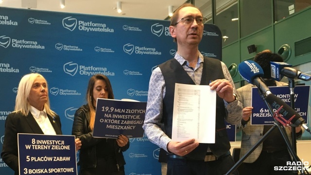 Między innymi ścieżki dla rolkarzy, więcej pieniędzy na budowę schroniska dla bezdomnych zwierząt czy poprawa bezpieczeństwa przejść dla pieszych - radni KO przedstawili na konferencji prasowej listę inwestycji za 19 milionów złotych, których mają domagać się mieszkańcy.