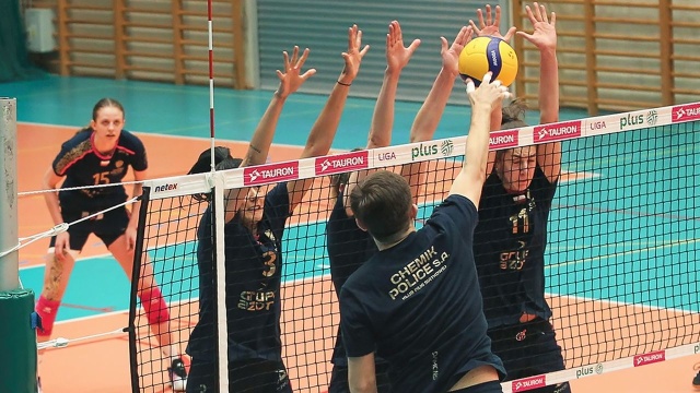 Mistrzynie kraju Grupa Azoty Chemik Police zmierzą się w poniedziałek z liderem tabeli Developresem Rzeszów na zakończenie sezonu zasadniczego.
