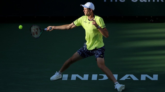 Hubert Hurkacz zajmuje 11. miejsce w najnowszym notowaniu światowego rankingu tenisistów ATP. Polak utrzymał pozycję w porównaniu z poprzednim zestawieniem.