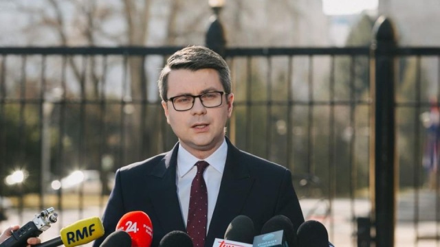 Polska będzie się domagać jak najszybszego nałożenia na Rosję sankcji, dotyczących surowców energetycznych - powiedział rzecznik rządu Piotr Mueller.