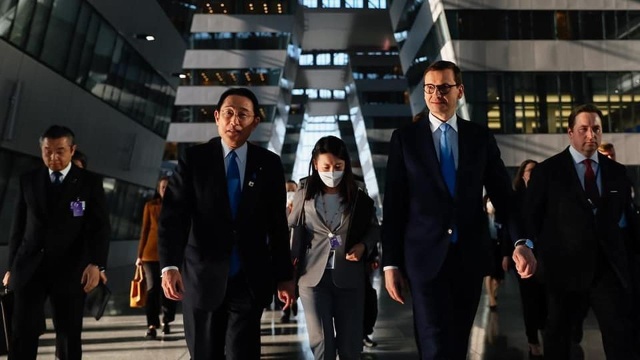 Japonia jest kluczową częścią koalicji wolnego świata przeciwko rosyjskiej agresji na Ukrainę i innym zagrożeniom dla światowego pokoju - napisał na Twitterze premier Mateusz Morawiecki.