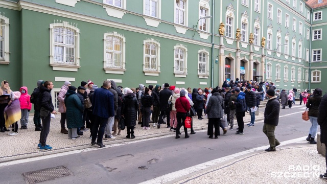 Nawet 90 tysięcy uchodźców z Ukrainy dotarło już na Pomorze Zachodnie - szacuje Zachodniopomorski Urząd Wojewódzki. To osoby, które uciekały przed wojną.
