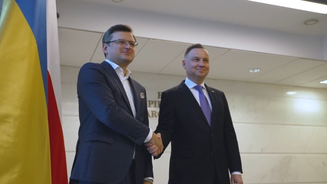 O pomocy humanitarnej i negocjacjach ukraińsko-rosyjskich prezydent Andrzej Duda rozmawiał z szefem ukraińskiej dyplomacji Dymytrem Kułebą.
