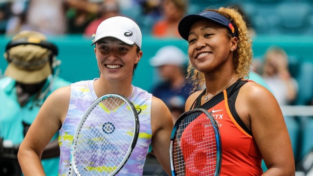 Iga Świątek (WTA 2) w finale tenisowego turnieju w Miami pokonała Japonkę Naomi Osakę (WTA 77) 6:4, 6:0 i sięgnęła po główne trofeum tej imprezy