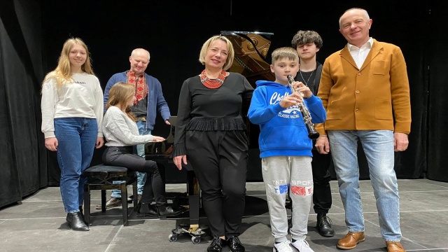 Młodzi muzycy z Ukrainy wystąpią w niedzielę w Willi Lentza. Są laureatami międzynarodowych konkursów i festiwali muzycznych. Przez wojnę zmuszeni zostali do opuszczenia swojej ojczyzny. Zagrają w ramach cyklu koncertów Juvenum Hortus.