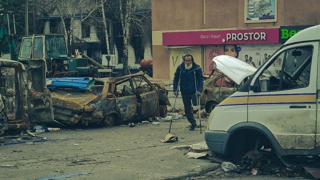 Ukraińskie wojsko rozminowuje miejscowości okupowane wcześniej przez rosyjską armię. Rosjanie zostawili pułapki niebezpieczne dla cywilów. Władze apelują o ostrożność.