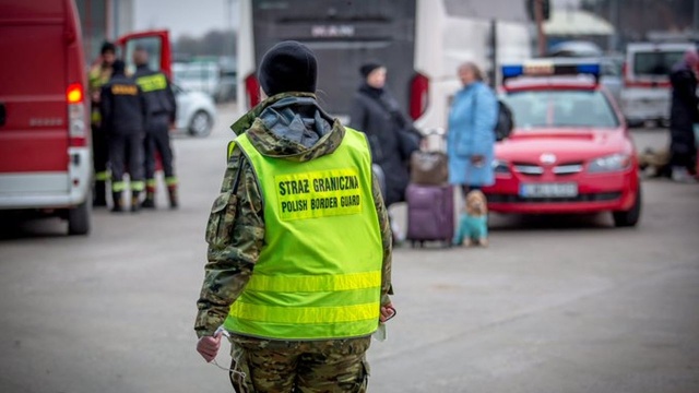 Minionej doby do Polski wjechało więcej uchodźców z Ukrainy, niż w poprzednich dniach. Tylko na Podkarpaciu ukraińsko-polską granicę przekroczyło prawie 17 tysięcy osób.