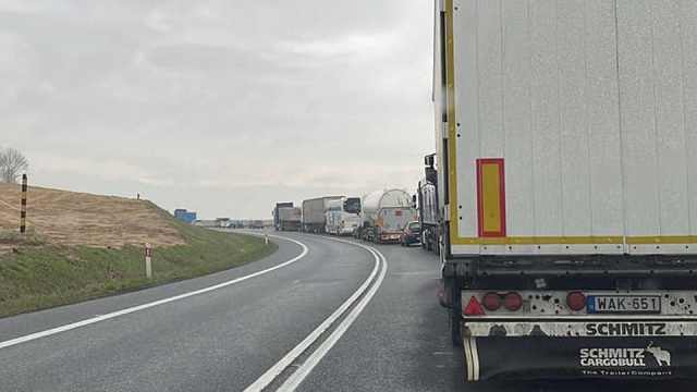 Jedna osoba zginęła w wypadku na trasie S3. Do zdarzenia doszło w miejscowości Płocin w kierunku Świnoujścia.