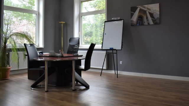 Biuro za niewielkie pieniądze - taką pomoc dla nowych firm wprowadza Stargard.