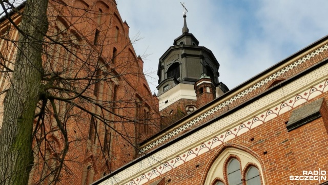 Parafia pw. Najświętszej Maryi Panny Królowej Świata w Stargardzie, współpracując z Kołem Związku Ukraińców organizuje zbiórki darów, zajmuje się także koordynacją transportów z lekami, sprzętem, odzieżą i żywnością.