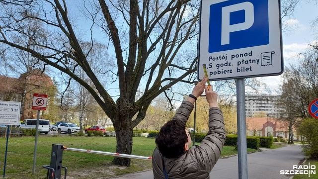 Od początku maja, zmotoryzowani Świnoujścianie przez godzinę będą mieli darmowy postój przed Urzędem Miasta. Do tej pory, za pojazd na parkingu, trzeba było płacić już po 30 minutach.