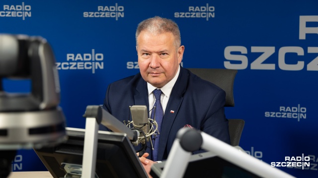Bezpieczeństwo Polski, energetyczne i militarne - poseł Prawa i Sprawiedliwości Leszek Dobrzyński w Rozmowach pod Krawatem mówił o działaniach rządu w obliczu rosyjskiej agresji na Ukrainę.