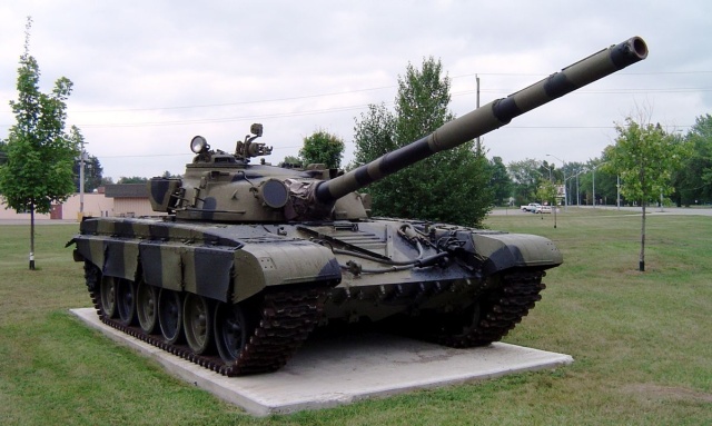 Polska pomoc militarna dla Ukrainy obejmuje m.in. ciężki sprzęt, w tym czołgi T-72. Według ustaleń Informacyjnej Agencji Radowej mowa o przekazaniu czołgów, które pozwolą wyposażyć aż dwie brygady czołgowe.