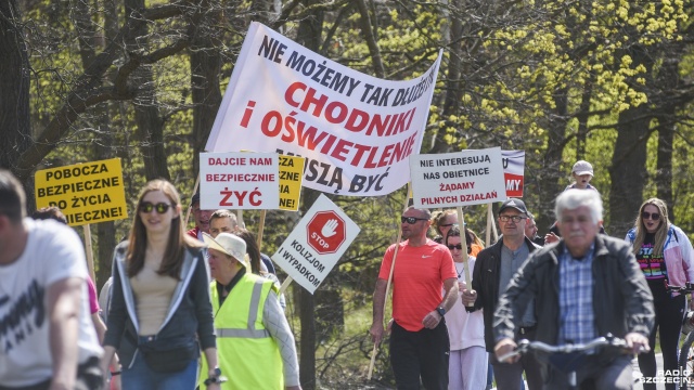 Blokada ulicy Lubczyńskiej w Załomiu. Protest rozpoczął się po godz. 14.