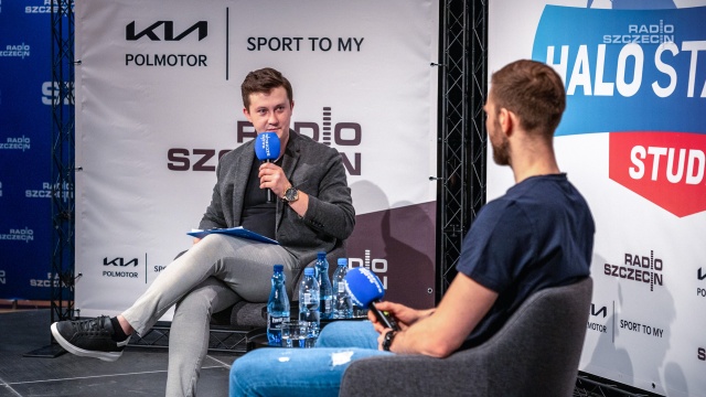 Stacy Davis odsunięty przez trenera od zespołu, a kapitan komentuje: za chemię odpowiadają obie strony. Koszykarz Kinga Szczecin Paweł Kikowski gościł w studiu S-1 Radia Szczecin, gdzie w ramach cyklu Halo Stadion: Studio rozmawiamy z najciekawszymi sportowcami z regionu.