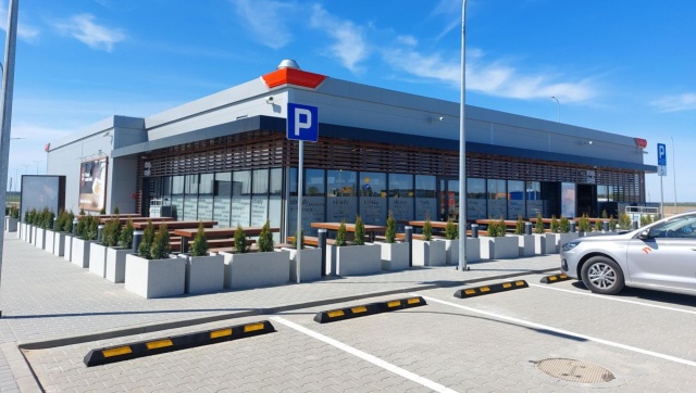 Działa w miejscu obsługi podróżnych Jarkowo Północ i Południe. To między Węzłami Kiełpino i Kołobrzeg Wschód.