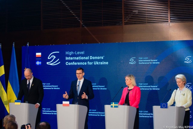 Premier Mateusz Morawiecki mówił podczas Międzynarodowej Konferencji Darczyńców na rzecz Ukrainy, że Ukraina walczy nie tylko o swoją niepodległość i wolność, ale także o naszą.