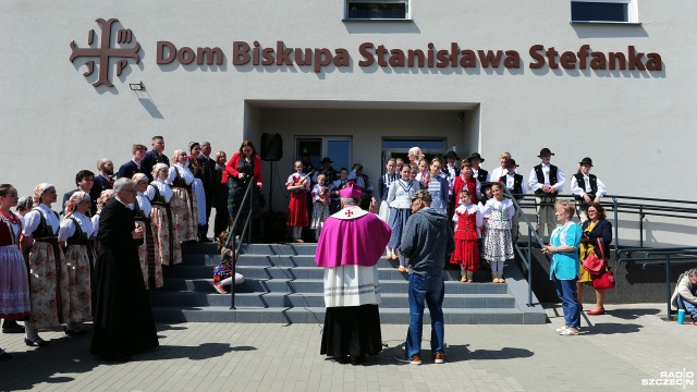 W Kolsku w gminie Bierzwnik oficjalnie otwarto Dom Pomocy Społecznej im. bpa Stanisława Stefanka, podlegający pod Instytut Medyczny im. Jana Pawła II w Szczecinie.