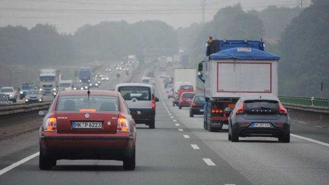 Od ponad dwóch godzin zablokowana jest niemiecka autostrada A11. Około godz. 4.30 doszło do wypadku na nitce w kierunku Berlina.