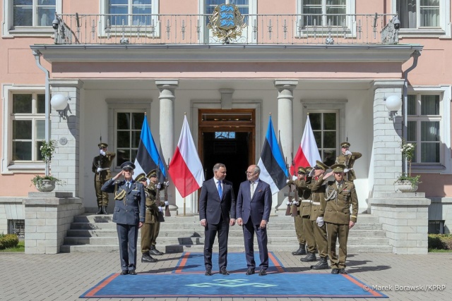 Prezydent Andrzej Duda zakończył wizytę w Estonii. W piątek prezydent spotkał się z premierem i prezydentem Estonii.