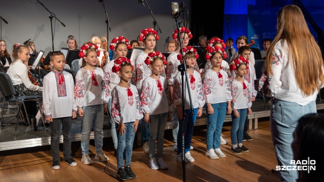 Młodzi artyści z Ogólnokształcącej Szkoły Muzycznej I stopnia im. prof. Marka Jasińskiego w Szczecinie wystąpili w studiu S-1 Radia Szczecin. Koncert odbył się w ramach niedzielnej audycji Muzyczni odkrywcy.