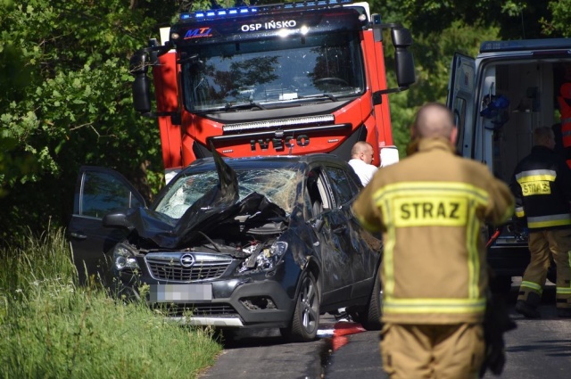 Wypadek w miejscowości Storkowo w kierunku Studnicy niedaleko Drawska Pomorskiego. Jak donoszą użytkownicy profilu facebookowego Stoją Stargard, samochód osobowy zderzył się z żubrem.