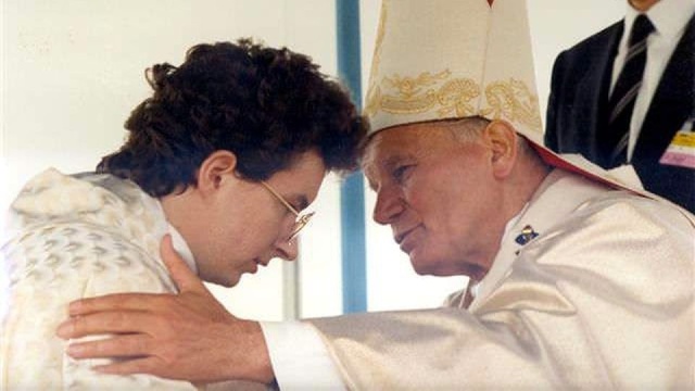 Wyświęcił go Jan Paweł II. Ksiądz wspomina pielgrzymkę papieża do Polski