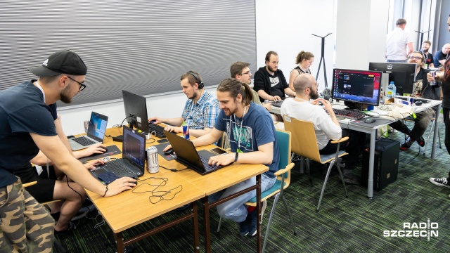 70 programistów, grafików, dźwiękowców i projektantów gier, stworzy od podstaw własne gry komputerowe w 48 godzin. W Technoparku Pomerania w Szczecinie ruszył Gryf Jam, czyli największe w regionie zawody w tworzeniu gier komputerowych.