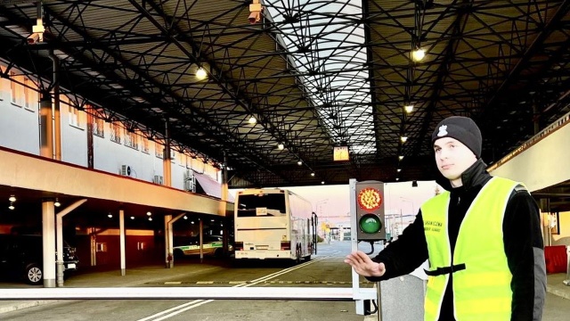 W sobotę do Polski wjechało 26 tysięcy osób z Ukrainy. Dziś do godziny 7 rano z tego kraju odprawiono 7 tysięcy osób.