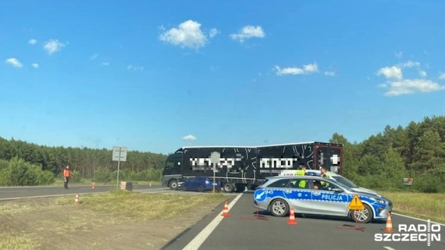 Uwaga kierowcy Zablokowana była droga wojewódzka nr 142 tuż przy dojeździe do węzła Rzęśnica.