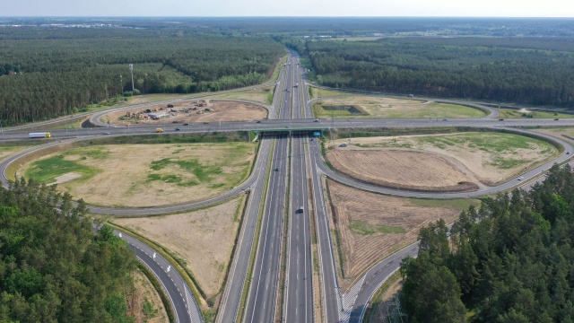 Ostatnie dwie brakujące łącznice na węźle Kijewo zostały oddane do użytku. Chodzi o relację ze Stargardu w kierunku Kołbaskowa oraz ze Świnoujścia w stronę Stargardu.