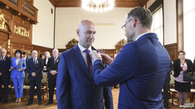 Medale za Długoletnią Służbę w imieniu Prezydenta Andrzeja Dudy wręczył wojewoda zachodniopomorski Zbigniew Bogucki.