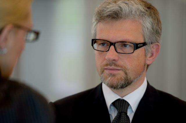Andrij Melnyk został oficjalnie odwołany z funkcji ambasadora Ukrainy w Niemczech. Informacje o jego zwolnieniu krążyły już wcześniej. Dyplomata miałby powrócić do Kijowa i otrzymać tekę wiceszefa ukraińskiego MSZ.
