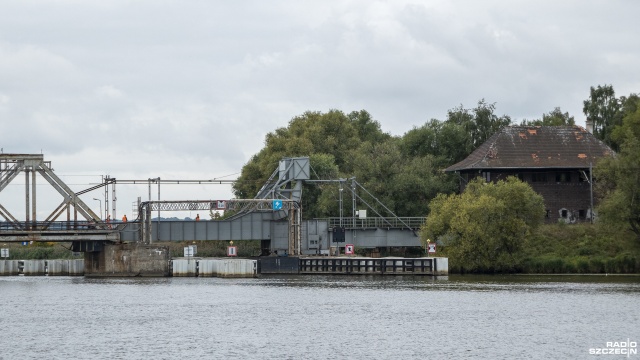 Wstrzymany jest ruch pociągów na odcinku Port Centralny-Szczecin Podjuchy.