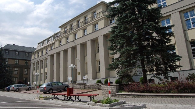Przedstawiciele związków zawodowych rozpoczęli okupację siedziby Polskiej Grupy Górniczej w Katowicach.