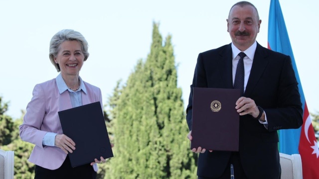 Przewodnicząca Komisji Europejskiej, Ursula von der Leyen i prezydent Azerbejdżanu, Ilham Alijew podpisali w Baku umowę o zwiększeniu dostaw kaspijskiego gazu na Stary Kontynent.