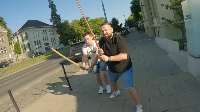 Trenują starodawną technikę sztuk walki, a we wtorek zaprezentowali swoje umiejętności w Radiu Szczecin.